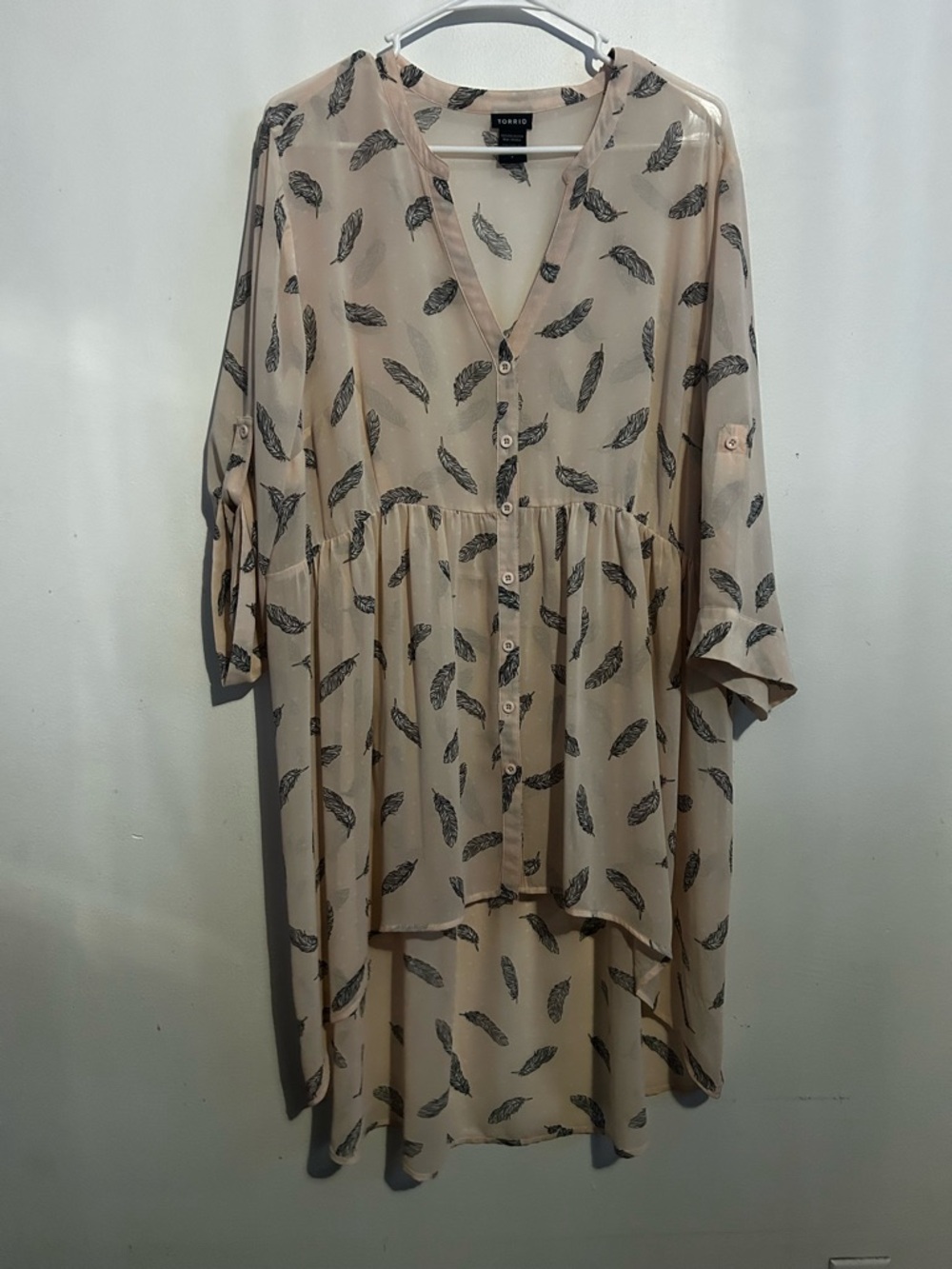 Torrid High Low Tunic pink feathers - size 2